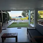 Mansao De Verao Luxuosa Na Praia Do Estaleirinho